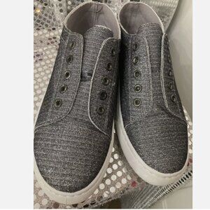 Bamboo Silver Glitter Low Top Slip On Sneaker - Size 11/41